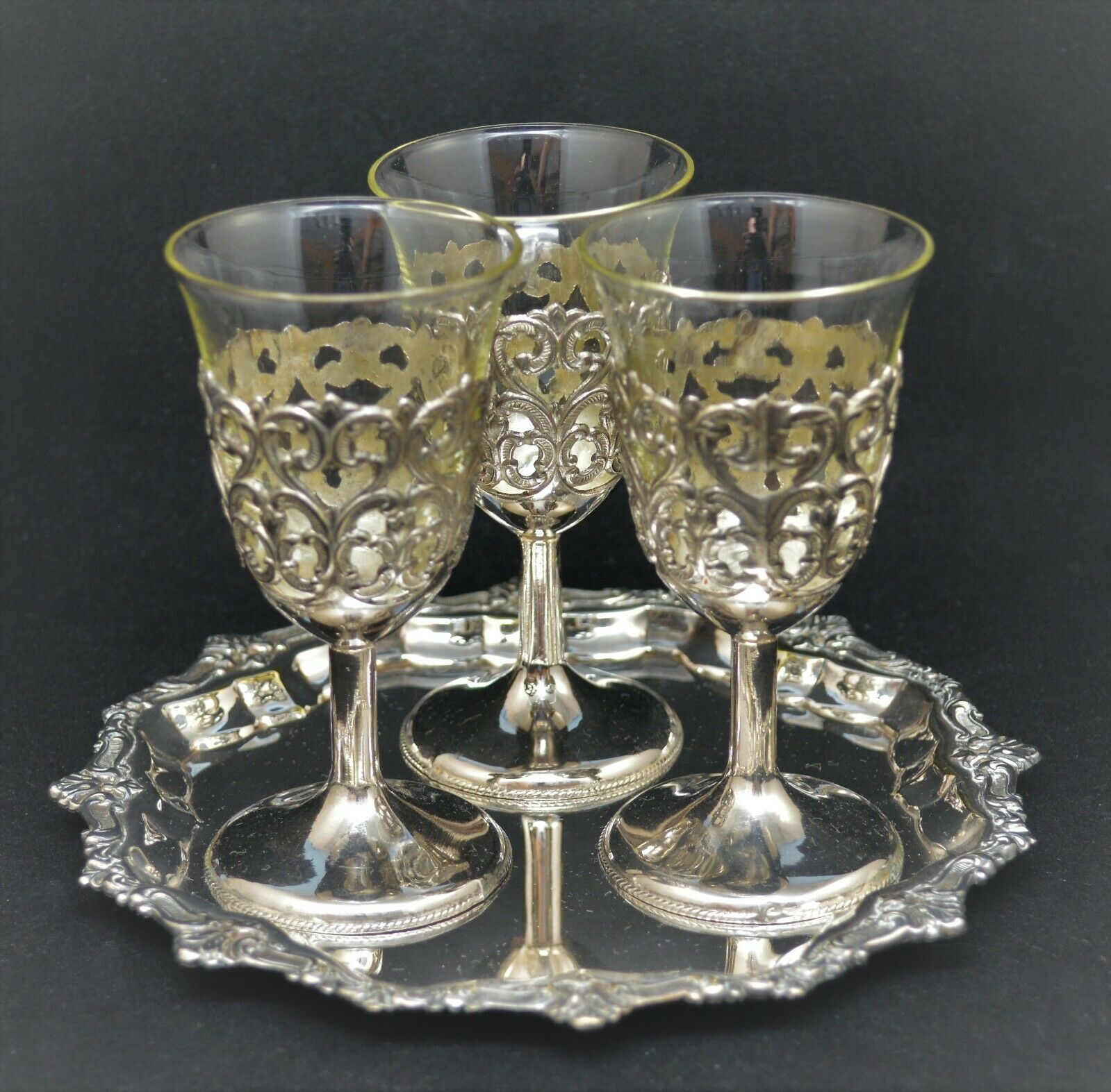 Vintage Raymond Silverplate And Clear Glass 3 Cordials And Small Tray