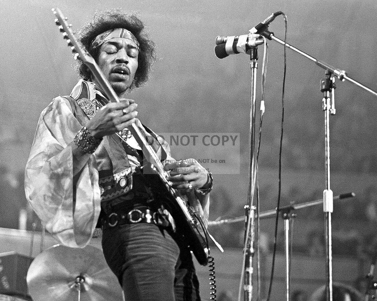 Musician Jimi Hendrix - 8x10 Publicity Photo (az306)